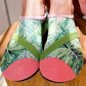 FITKICKS Foldable Active Lifestyle Minimalist Shoe in Pink Floral Size Small